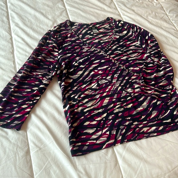 V-neck faux wrap t-shirt top - Picture 3 of 5